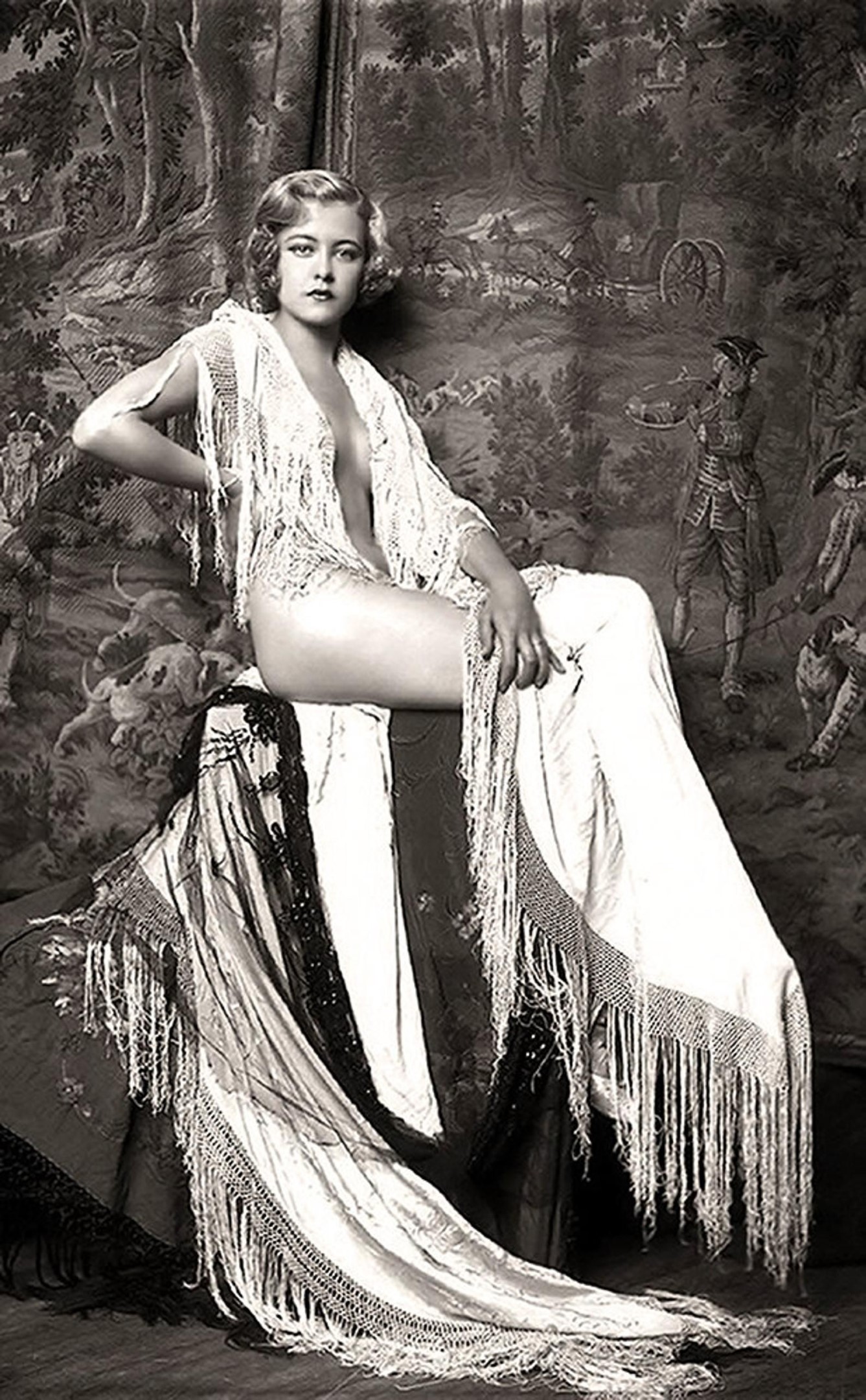Alfred Cheney Johnston_1930_Ziegfeld Follies Girls_Drucilla Strain.jpg